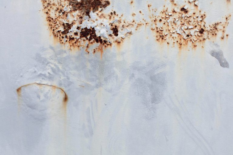 Rouille dans la baignoire : Quels sont les véritables dangers ?