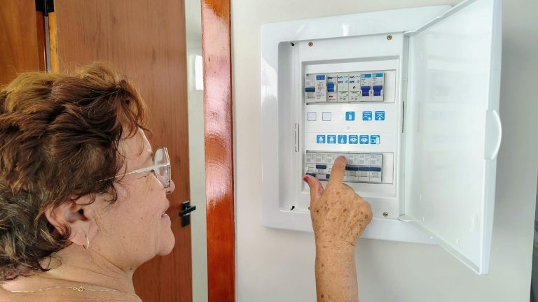 Comment changer un fusible hager en toute sécurité ?