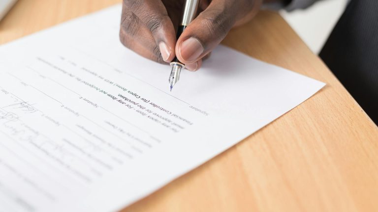 Refus de servitude eaux usées : vos droits et les recours possibles