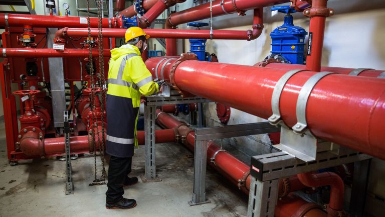 White spirit dans une canalisation : risques et bons réflexes